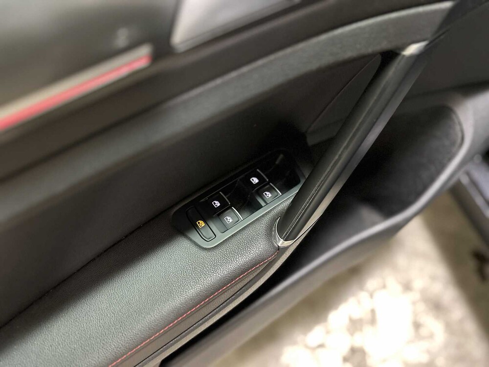 Volkswagen Golf GTI Performance VII 2.0 TSI Golf 7 245pk 2019, G-609-HX