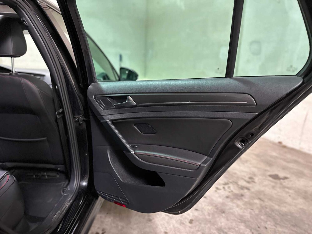 Volkswagen Golf GTI Performance VII 2.0 TSI Golf 7 245pk 2019, G-609-HX