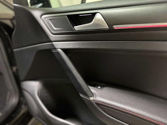 Volkswagen Golf GTI Performance VII 2.0 TSI Golf 7 245pk 2019, G-609-HX