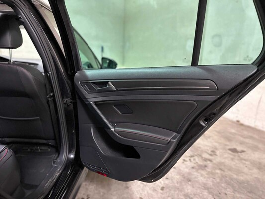 Volkswagen Golf GTI Performance VII 2.0 TSI Golf 7 245pk 2019, G-609-HX
