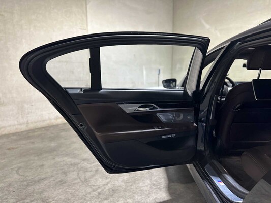 BMW 750Li xDrive High Executive 4.4 V8 7-serie G12 449pk 2017, XF-396-X