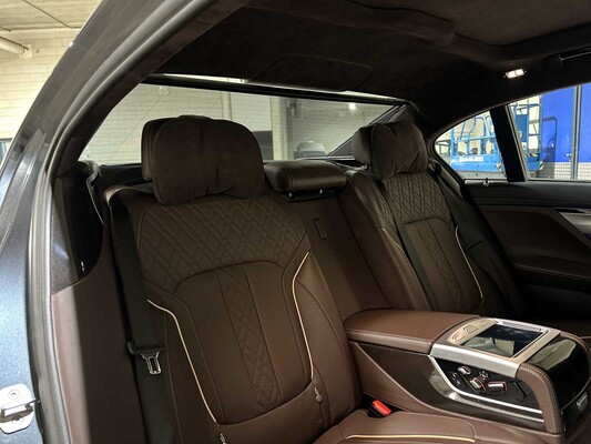 BMW 750Li xDrive High Executive 4.4 V8 7-serie G12 449pk 2017, XF-396-X