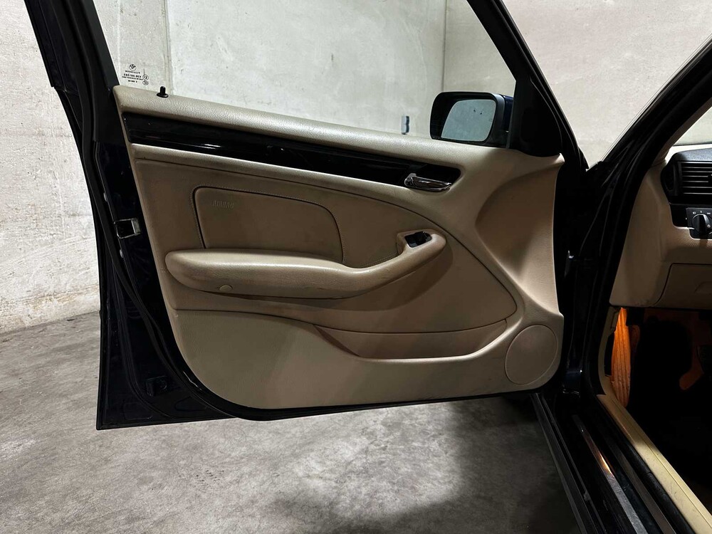 BMW 320i Executive 3-serie 170PK 2005 (Origineel-NL), 39-RJ-NZ 