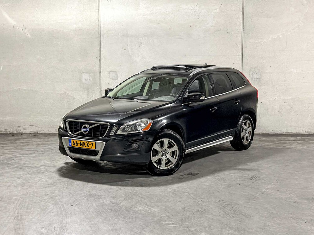 Volvo XC60 2.4 D5 AWD R-Design 205pk 2010, 66-NKX-7 