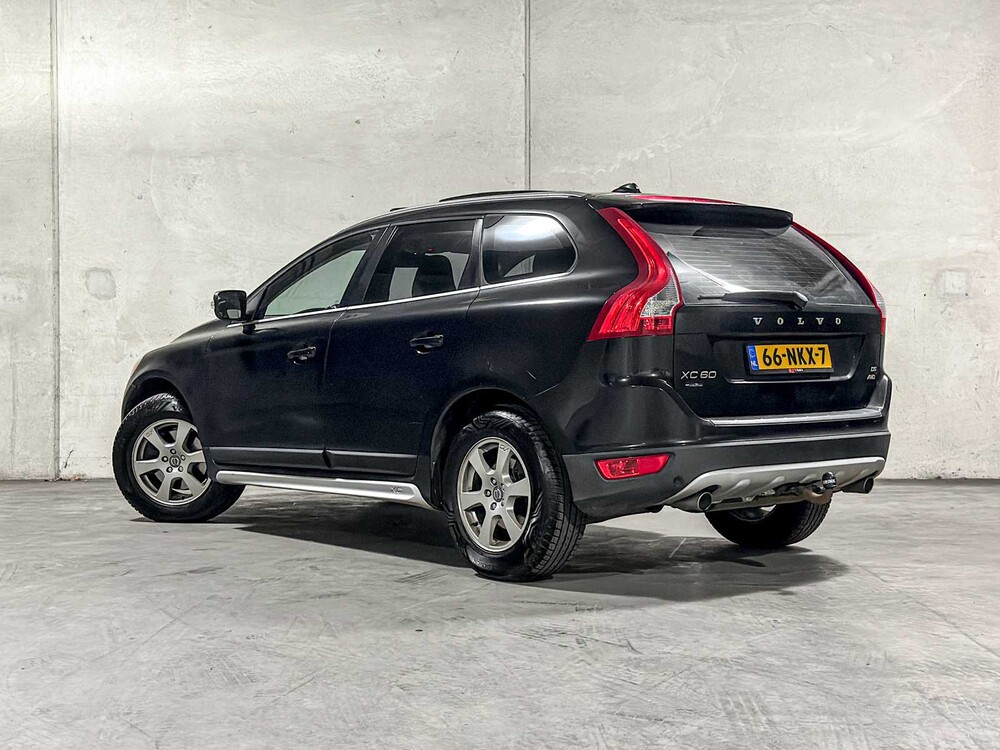 Volvo XC60 2.4 D5 AWD R-Design 205pk 2010, 66-NKX-7 
