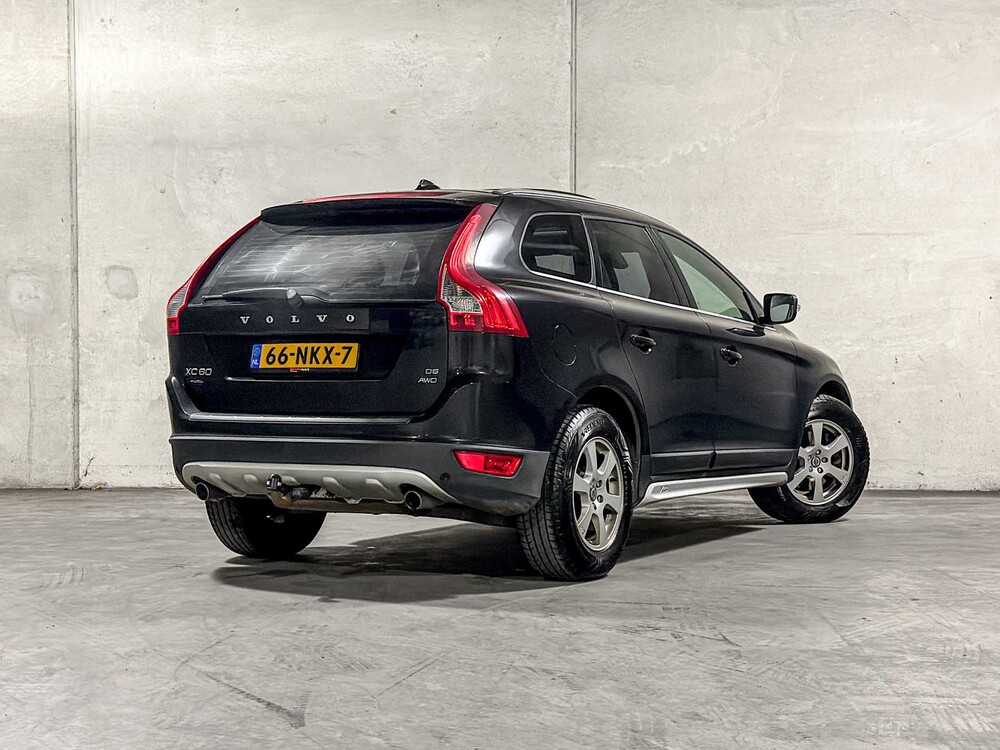 Volvo XC60 2.4 D5 AWD R-Design 205pk 2010, 66-NKX-7 