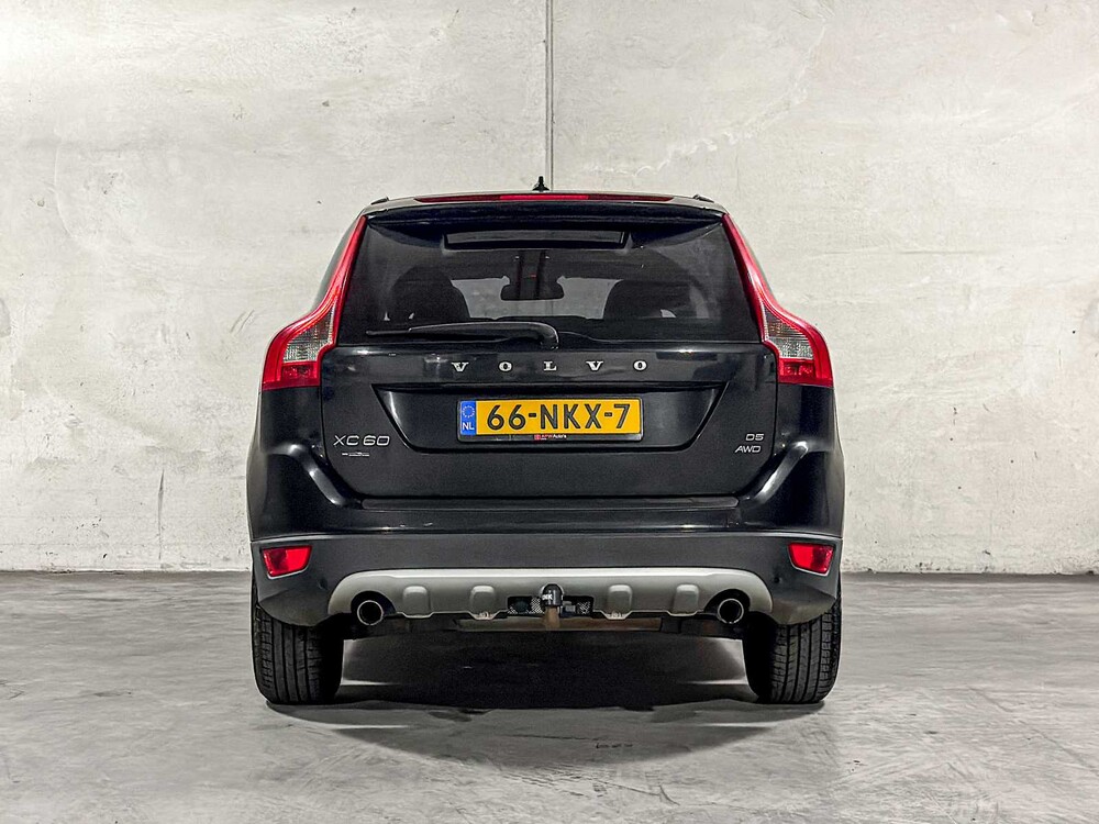 Volvo XC60 2.4 D5 AWD R-Design 205pk 2010, 66-NKX-7 