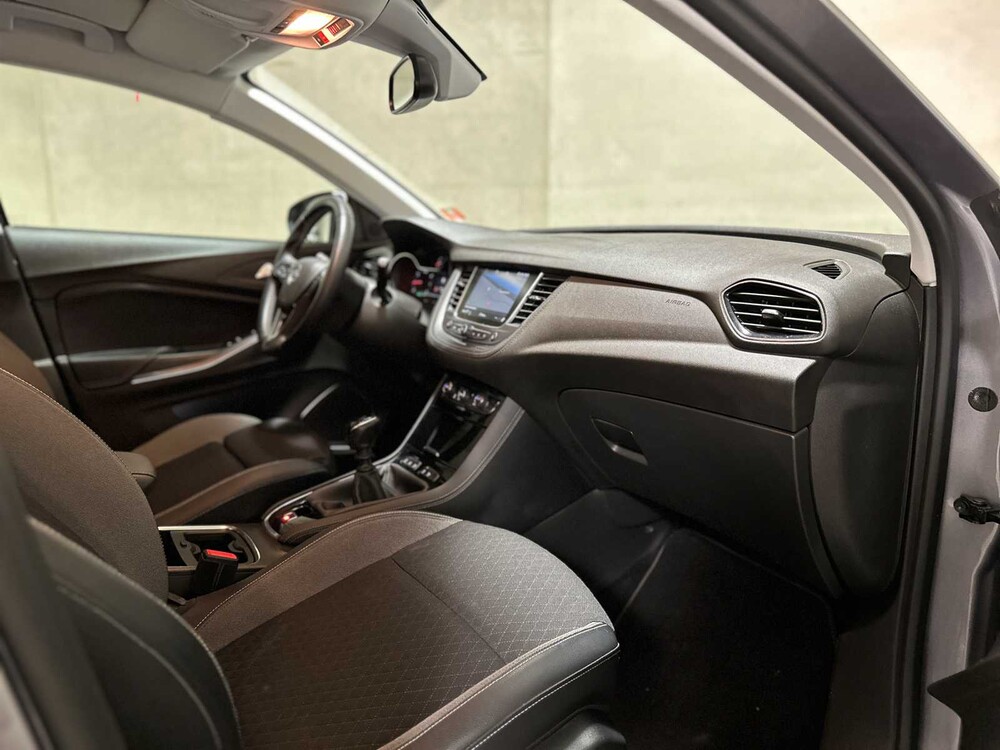 Opel Grandland X 1.2 Turbo Business Executive 131pk 2020 (Origineel-NL + 1e eigenaar), H-882-PB