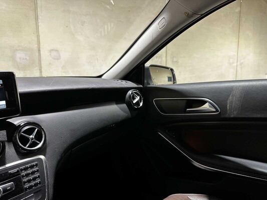 Mercedes-Benz A180 4U3 A-klasse 121pk 2013 (Origineel-NL), 8-SRR-41