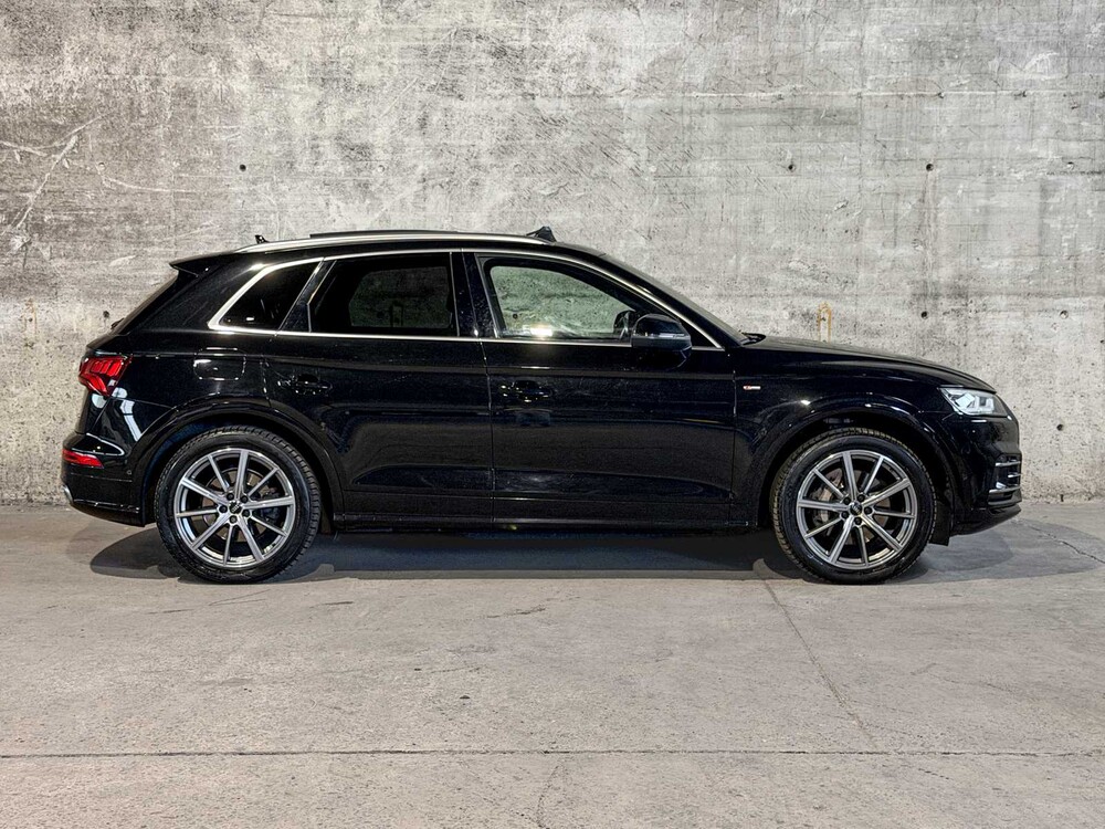 Audi Q5 55 TFSI e quattro Competition 367pk 2020, HFZ-38-V