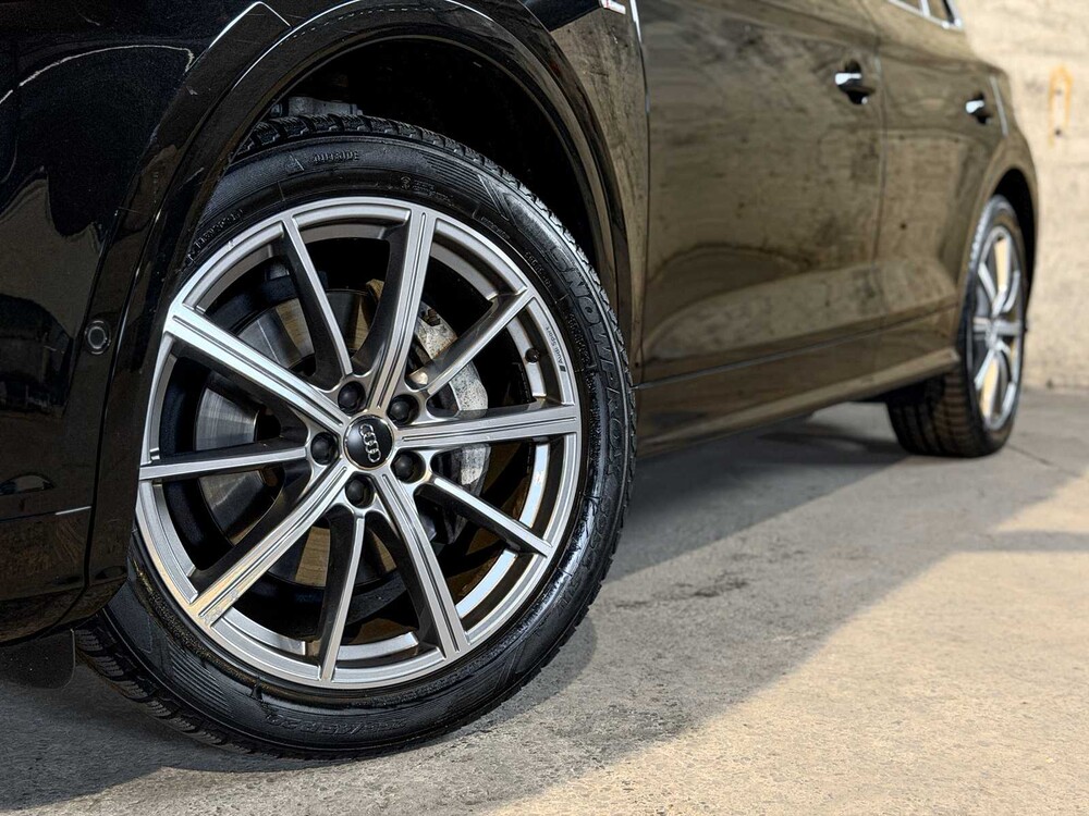 Audi Q5 55 TFSI e quattro Competition 367pk 2020, HFZ-38-V
