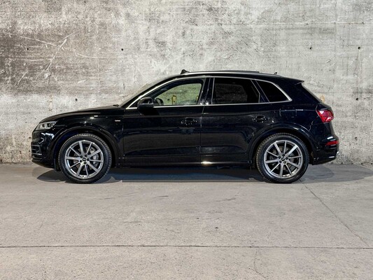 Audi Q5 55 TFSI e quattro Competition 367pk 2020, HFZ-38-V