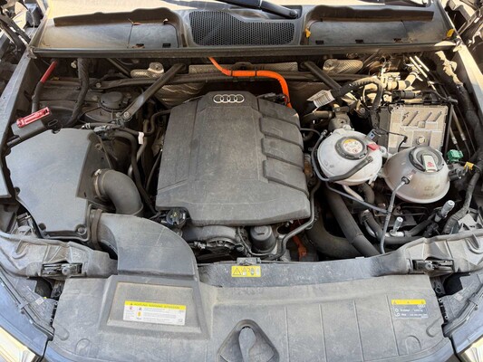 Audi Q5 55 TFSI e quattro Competition 367pk 2020, HFZ-38-V
