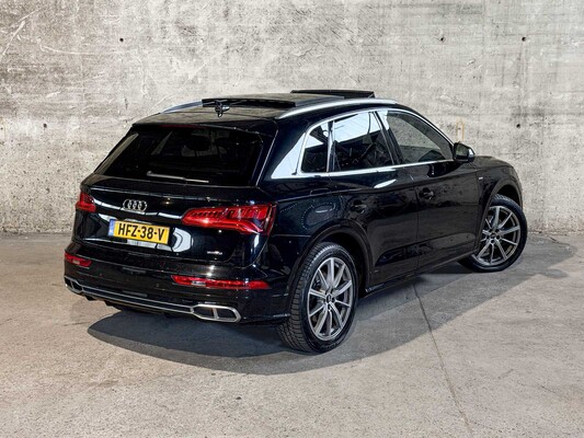 Audi Q5 55 TFSI e quattro Competition 367pk 2020, HFZ-38-V