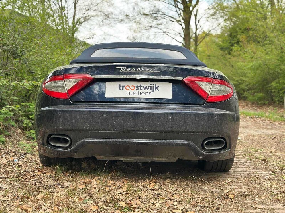 Maserati GranCabrio 4.7 V8 MC line 440pk 2012