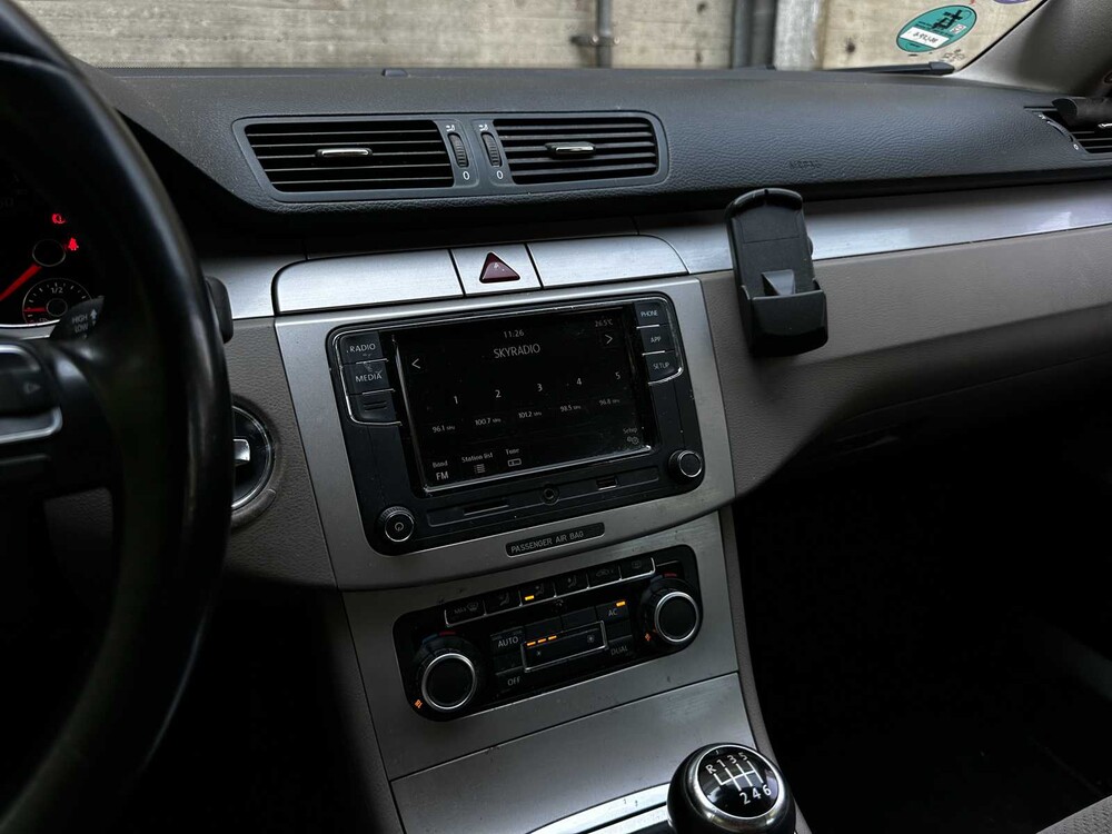 Volkswagen Passat Variant 1.4 TSI Comfl BlueMotion 122pk 2010 (Origineel-NL), 86-LFP-6