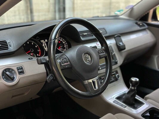 Volkswagen Passat Variant 1.4 TSI Comfl BlueMotion 122pk 2010 (Origineel-NL), 86-LFP-6