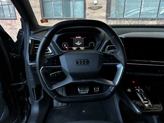 Audi Q4 e-tron 50 quattro Launch Edition S Competition 77 kWh 299pk 2022 (Origineel-NL + 1e eigenaar), P-122-GB