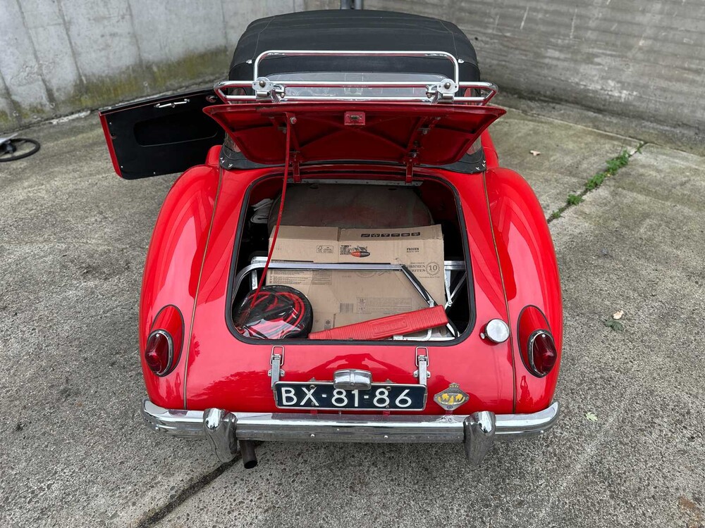 MG MGA Cabriolet 1957, BX-81-86