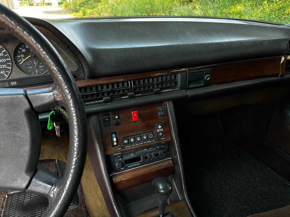 Mercedes-Benz SE W126 107pk 1982, X-916-HG