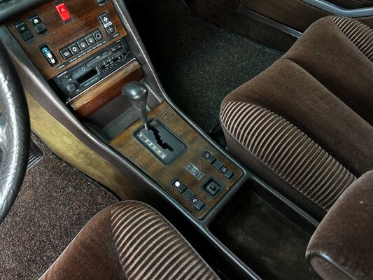 Mercedes-Benz SE W126 107pk 1982, X-916-HG