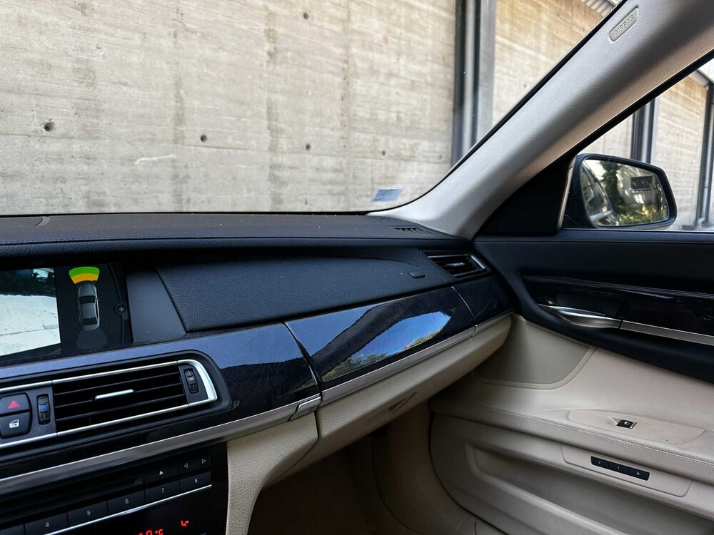 BMW ActiveHybrid7 F04 4.4 V8 465pk 2010