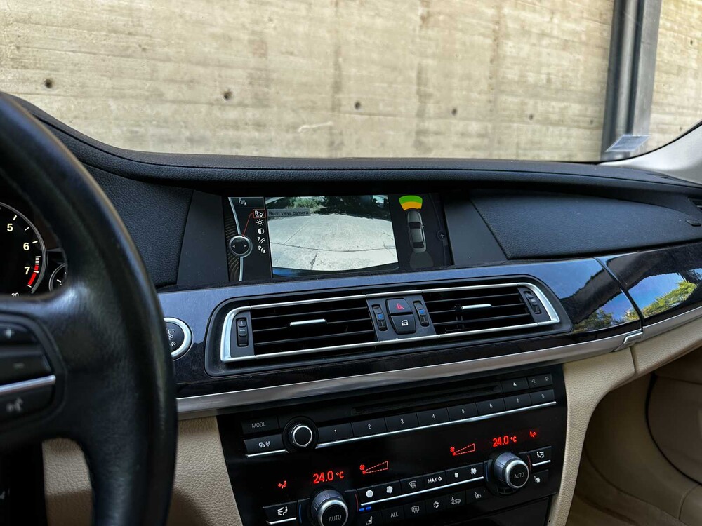 BMW ActiveHybrid7 F04 4.4 V8 465pk 2010