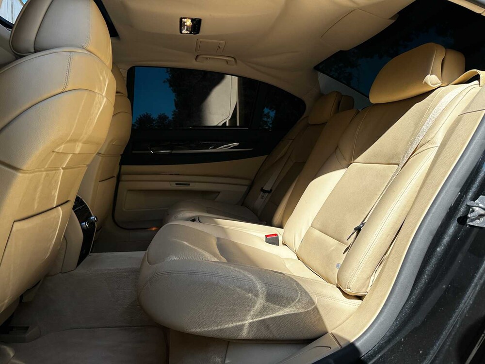 BMW ActiveHybrid7 F04 4.4 V8 465pk 2010