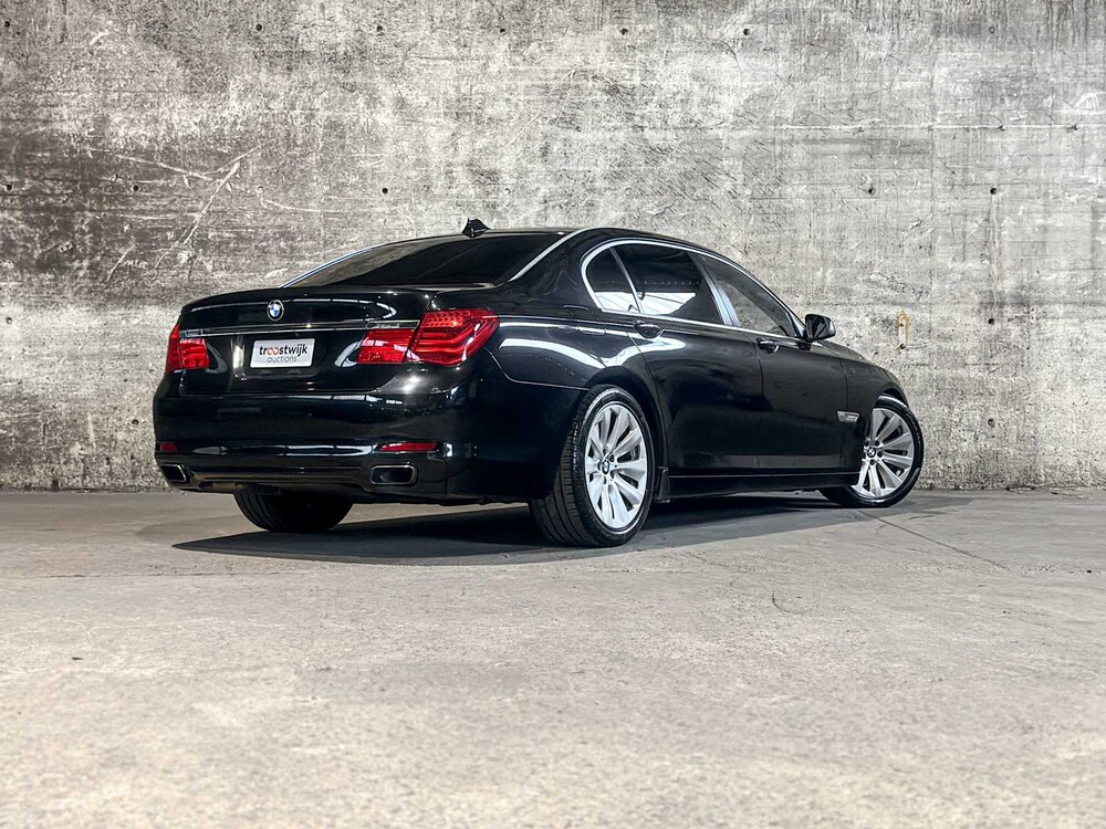 BMW ActiveHybrid7 F04 4.4 V8 465pk 2010