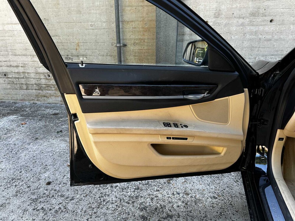 BMW ActiveHybrid7 F04 4.4 V8 465pk 2010