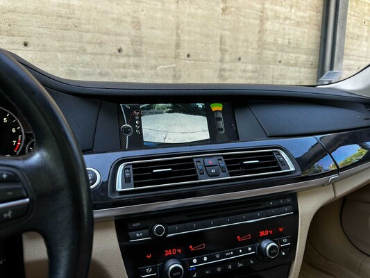 BMW ActiveHybrid7 F04 4.4 V8 465pk 2010