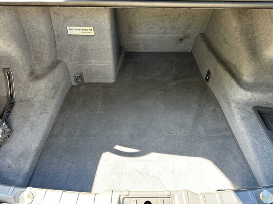 BMW ActiveHybrid7 F04 4.4 V8 465pk 2010