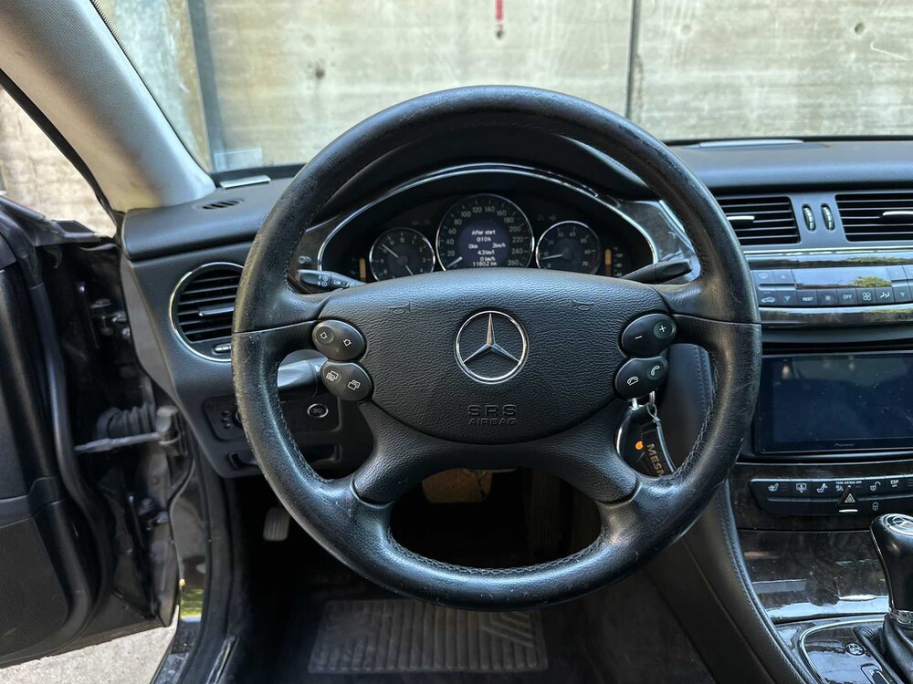 Mercedes-Benz CLS500 AMG 5.0 V8 306pk 2005 CLS-klasse Youngtimer, GBH-49-F