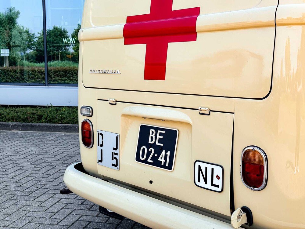 NO RESERVE: Volkswagen T1 Ambulance Transporter 1500-27 1965, BE-02-41