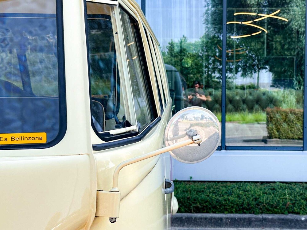 NO RESERVE: Volkswagen T1 Ambulance Transporter 1500-27 1965, BE-02-41