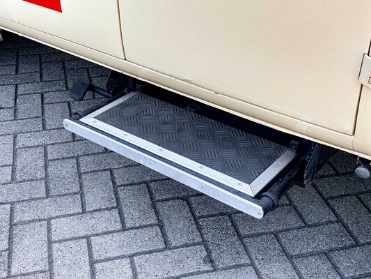 NO RESERVE: Volkswagen T1 Ambulance Transporter 1500-27 1965, BE-02-41