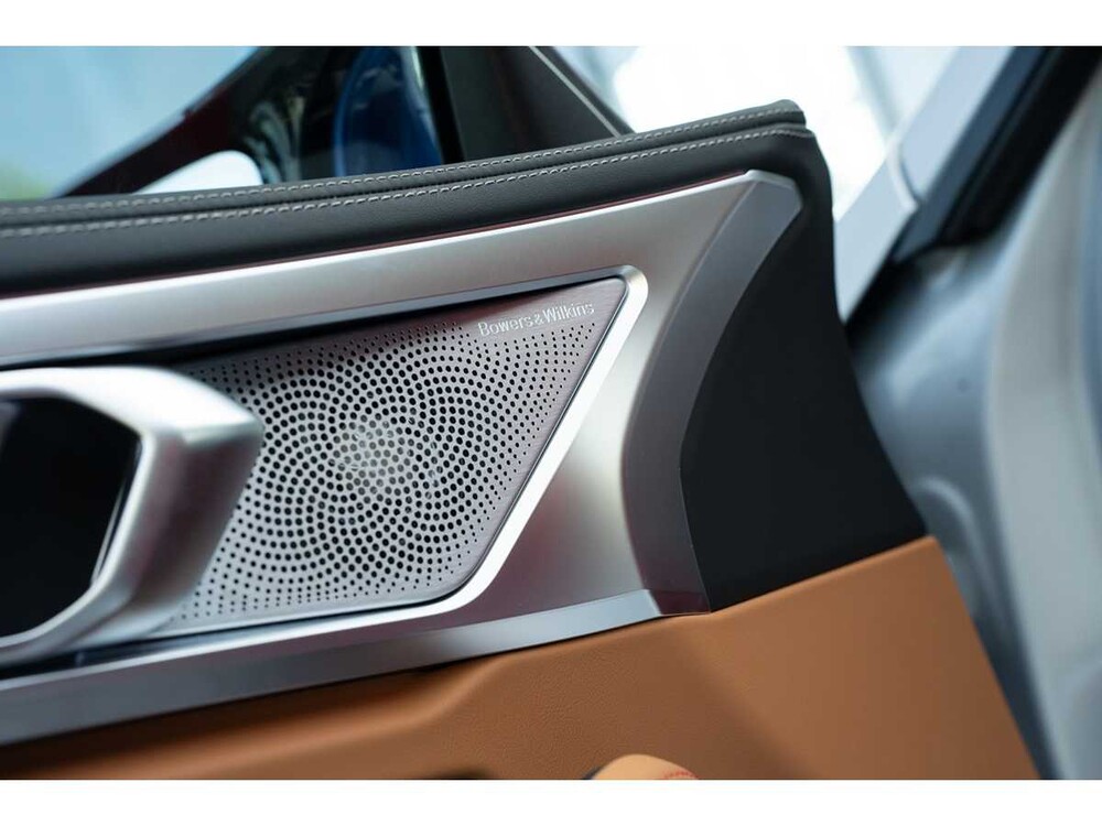 BMW M850i Gran Coupé 4.4 V8 xDrive -The 8 X Jeff Koons- M-Performance 530pk 2023 (1 van 99) (NEW) 8-Serie (Origineel-NL + 1e Eigenaar)