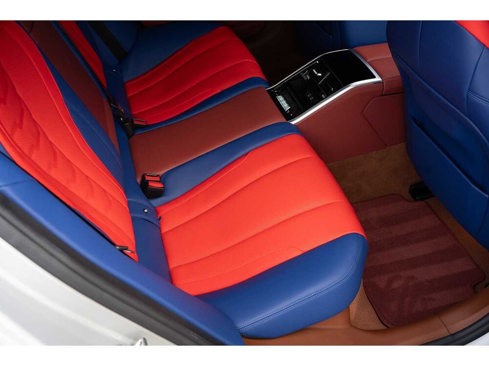 BMW M850i Gran Coupé 4.4 V8 xDrive -The 8 X Jeff Koons- M-Performance 530pk 2023 (1 van 99) (NEW) 8-Serie (Origineel-NL + 1e Eigenaar)