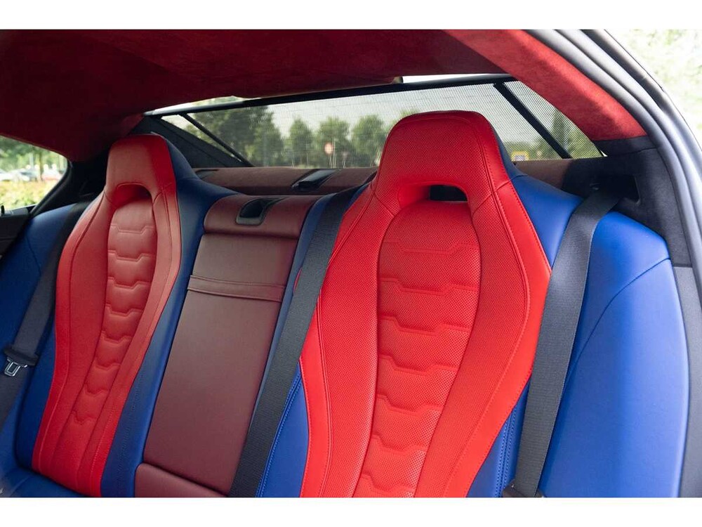 BMW M850i Gran Coupé 4.4 V8 xDrive -The 8 X Jeff Koons- M-Performance 530pk 2023 (1 van 99) (NEW) 8-Serie (Origineel-NL + 1e Eigenaar)