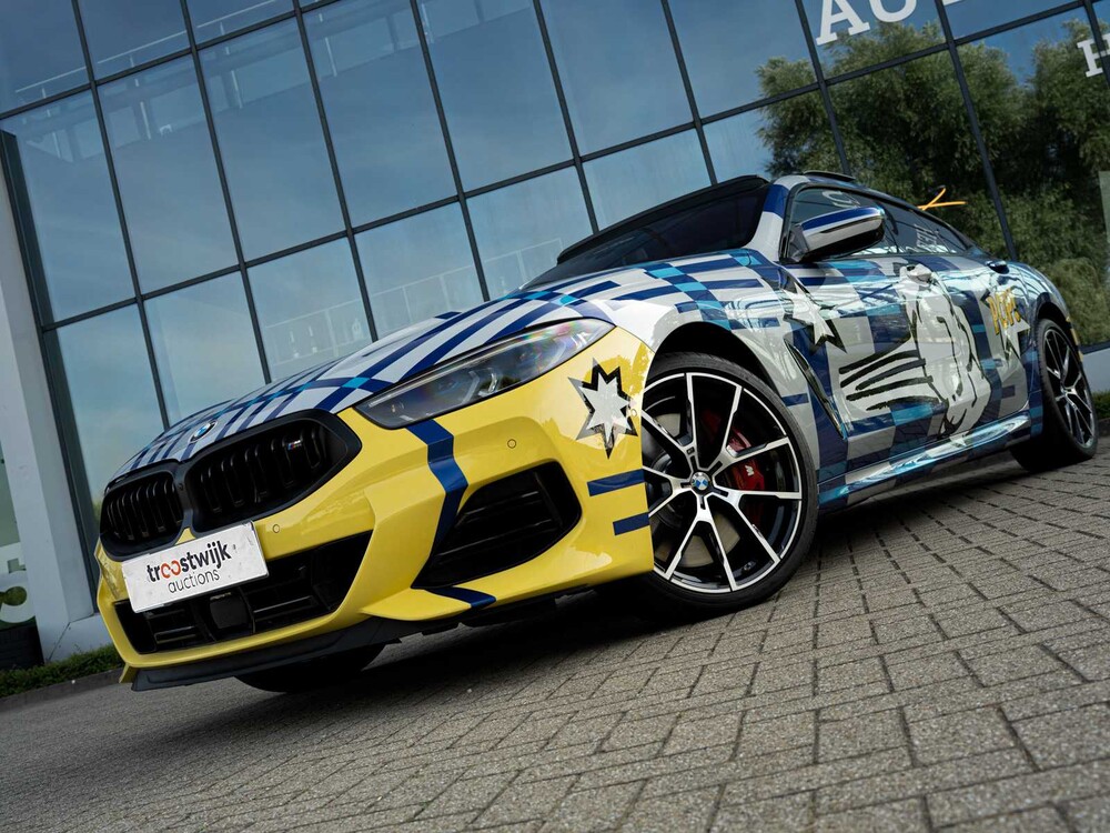 BMW M850i Gran Coupé 4.4 V8 xDrive -The 8 X Jeff Koons- M-Performance 530pk 2023 (1 van 99) (NEW) 8-Serie (Origineel-NL + 1e Eigenaar)