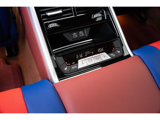 BMW M850i Gran Coupé 4.4 V8 xDrive -The 8 X Jeff Koons- M-Performance 530pk 2023 (1 van 99) (NEW) 8-Serie (Origineel-NL + 1e Eigenaar)