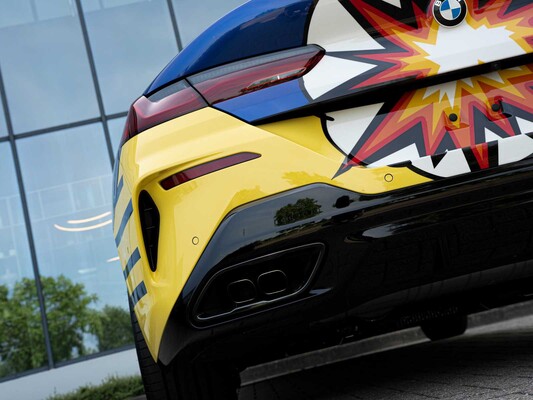 BMW M850i Gran Coupé 4.4 V8 xDrive -The 8 X Jeff Koons- M-Performance 530pk 2023 (1 van 99) (NEW) 8-Serie (Origineel-NL + 1e Eigenaar)