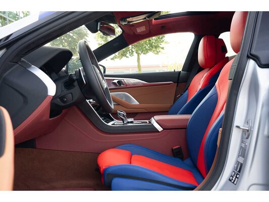 BMW M850i Gran Coupé 4.4 V8 xDrive -The 8 X Jeff Koons- M-Performance 530pk 2023 (1 van 99) (NEW) 8-Serie (Origineel-NL + 1e Eigenaar)