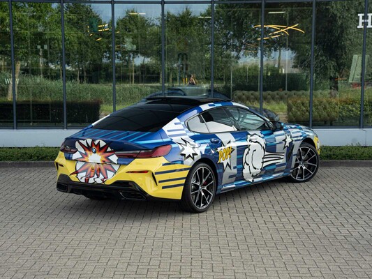 BMW M850i Gran Coupé 4.4 V8 xDrive -The 8 X Jeff Koons- M-Performance 530pk 2023 (1 van 99) (NEW) 8-Serie (Origineel-NL + 1e Eigenaar)