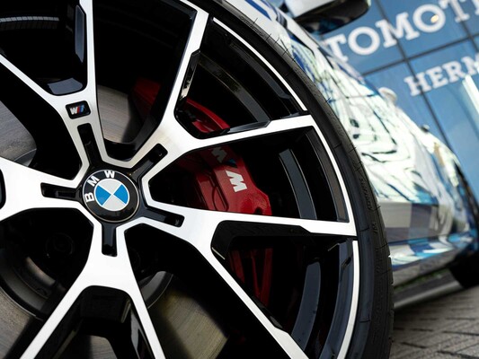 BMW M850i Gran Coupé 4.4 V8 xDrive -The 8 X Jeff Koons- M-Performance 530pk 2023 (1 van 99) (NEW) 8-Serie (Origineel-NL + 1e Eigenaar)