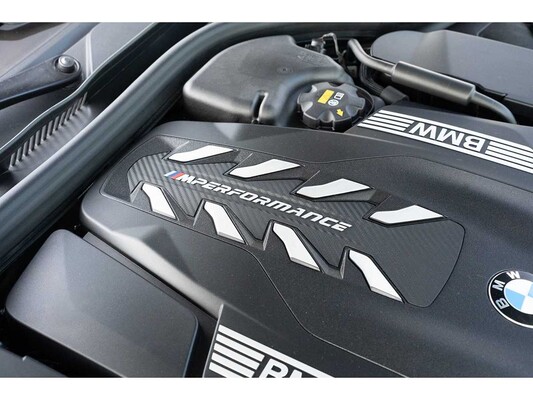 BMW M850i Gran Coupé 4.4 V8 xDrive -The 8 X Jeff Koons- M-Performance 530pk 2023 (1 van 99) (NEW) 8-Serie (Origineel-NL + 1e Eigenaar)