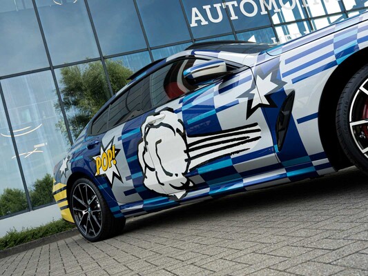 BMW M850i Gran Coupé 4.4 V8 xDrive -The 8 X Jeff Koons- M-Performance 530pk 2023 (1 van 99) (NEW) 8-Serie (Origineel-NL + 1e Eigenaar)