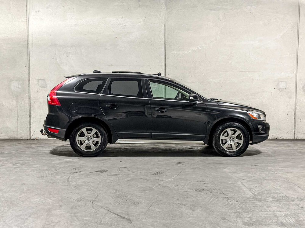 Volvo XC60 2.4 D5 AWD R-Design 205pk 2010, 66-NKX-7 