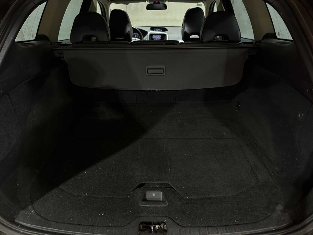 Volvo XC60 2.4 D5 AWD R-Design 205pk 2010, 66-NKX-7 