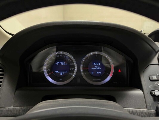Volvo XC60 2.4 D5 AWD R-Design 205pk 2010, 66-NKX-7